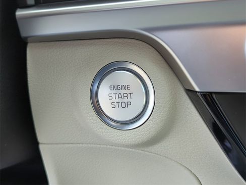 New 2025 Kia Telluride S image 32