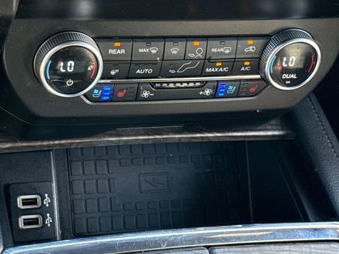 Used 2019 Ford Expedition Max Limited image 22