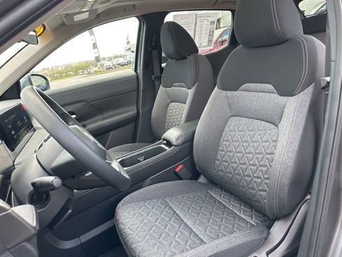Used 2025 Nissan Kicks SV w/ SV Premium Package AWD/4WD image 43