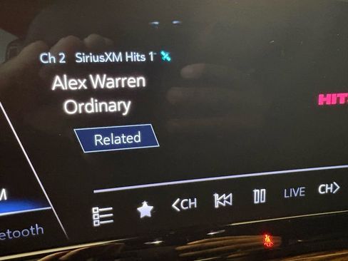 Used 2022 Cadillac Escalade ESV Luxury image 33