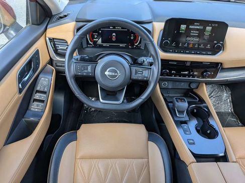 Used 2023 Nissan Rogue Platinum image 14