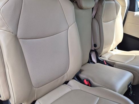 Used 2021 Toyota Sienna XLE FWD image 15