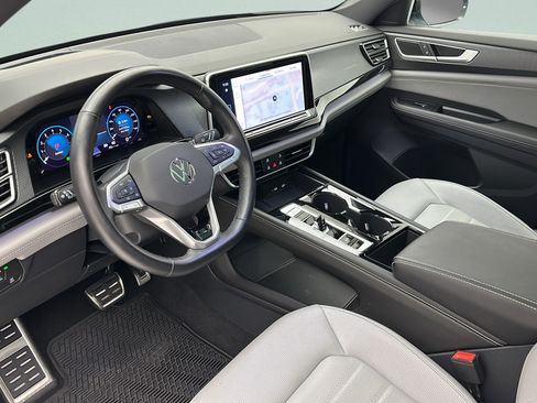 Used 2025 Volkswagen Atlas Cross Sport SEL R-Line AWD/4WD image 13