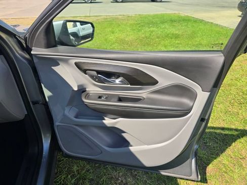 Used 2024 GMC Terrain SLE FWD image 38