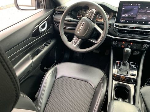 Used 2023 Jeep Compass Altitude image 18