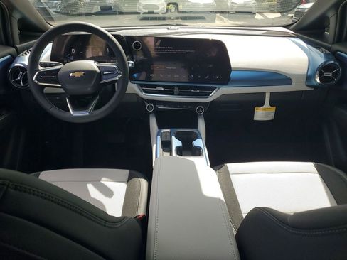 New 2025 Chevrolet Equinox EV LT image 13