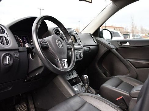 Used 2016 Volkswagen Tiguan S image 13