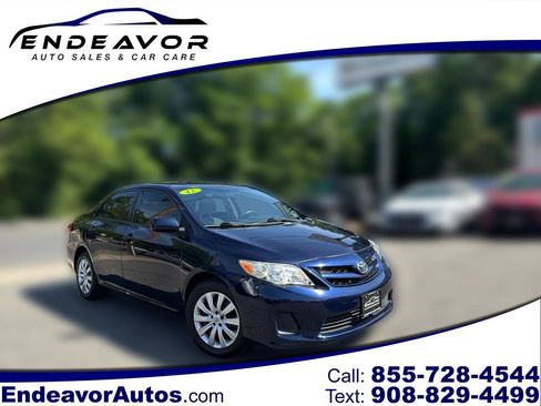 Used 2012 Toyota Corolla LE FWD image 1