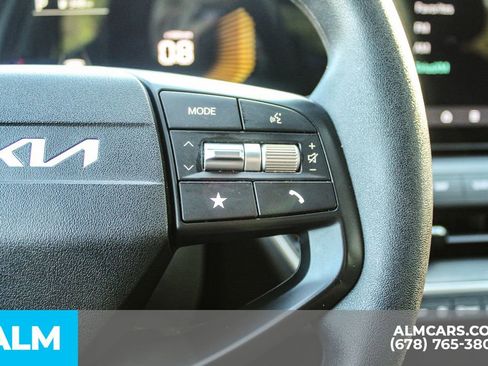 Used 2025 Kia K4 LXS image 27