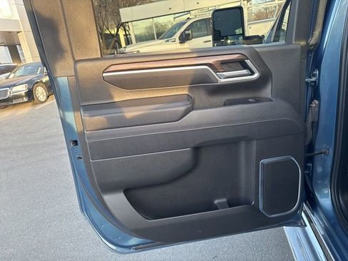 Used 2025 Chevrolet Silverado 2500 LT w/ Convenience Package image 27