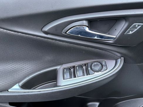 Used 2018 Chevrolet Malibu LT image 8