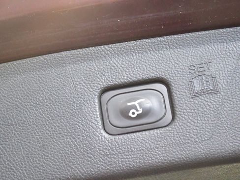 Used 2022 Ford Edge SEL w/ Convenience Package AWD/4WD image 9
