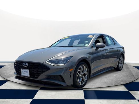Used 2023 Hyundai Sonata SEL w/ Convenience Package FWD image 3