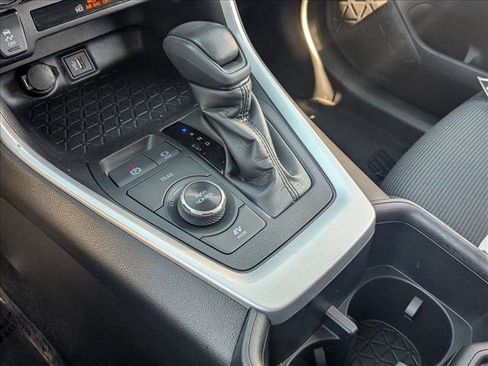 Used 2025 Toyota RAV4 LE image 13