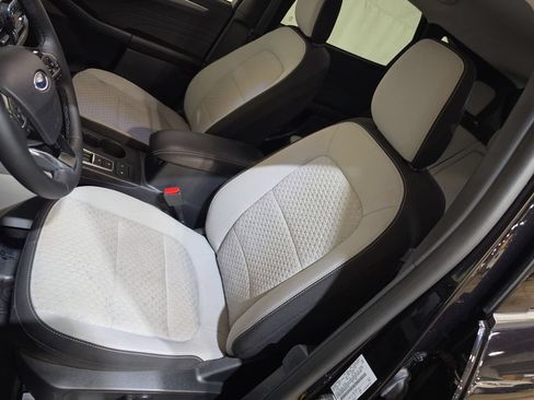 Used 2023 Ford Escape Active AWD/4WD image 13