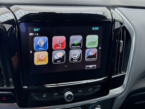 Used 2019 Chevrolet Traverse LT image 9