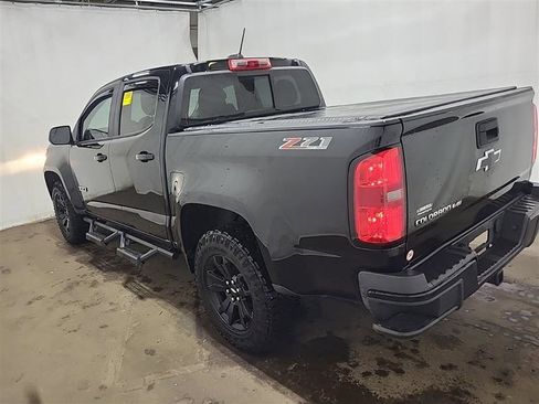 Used 2017 Chevrolet Colorado Z71 w/ Z71 Midnight Edition image 6