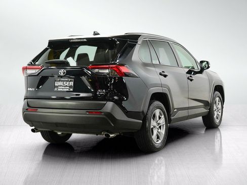 Used 2025 Toyota RAV4 XLE AWD/4WD image 5