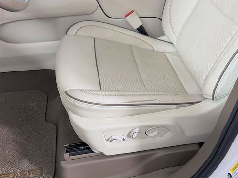 Used 2022 GMC Yukon XL Denali image 21