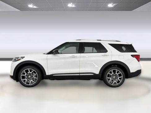 Used 2025 Ford Explorer Platinum w/ Ultimate Package AWD/4WD image 2