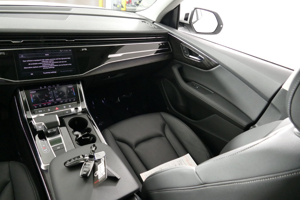 Used 2023 Audi Q8 Premium Plus AWD/4WD image 28