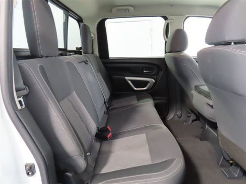 Used 2022 Nissan Titan SV RWD image 29