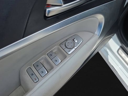 Used 2021 Genesis G70 2.0T RWD image 15