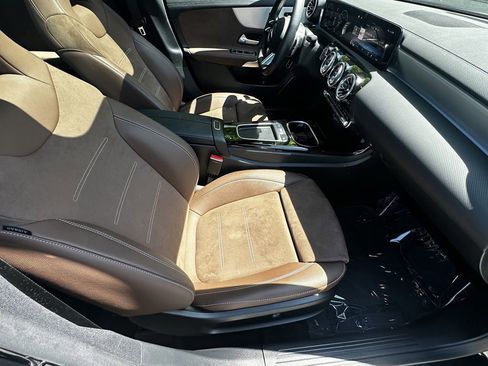 Certified 2025 Mercedes-Benz CLA 250 4MATIC image 15