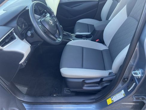 Used 2025 Toyota Corolla LE FWD image 8