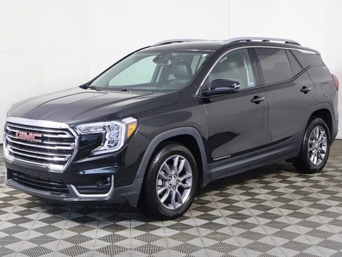 Used 2023 GMC Terrain SLT image 8