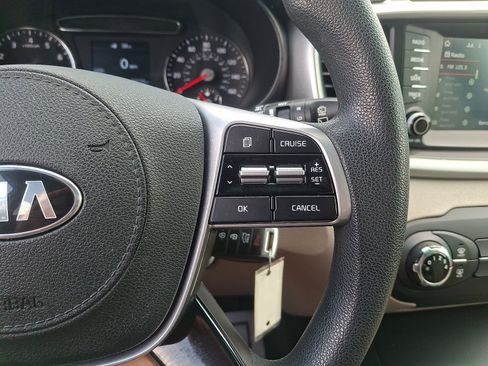 Used 2020 Kia Sorento LX AWD/4WD image 22