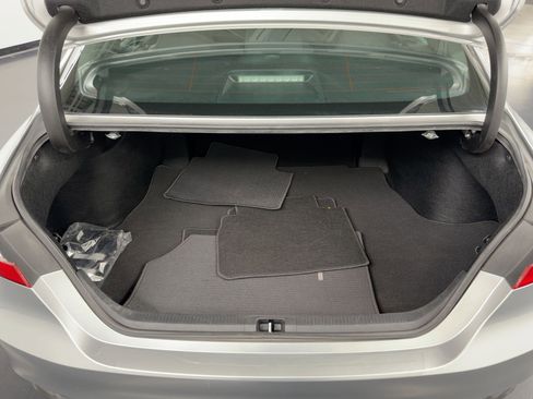 Used 2018 Toyota Camry LE image 24