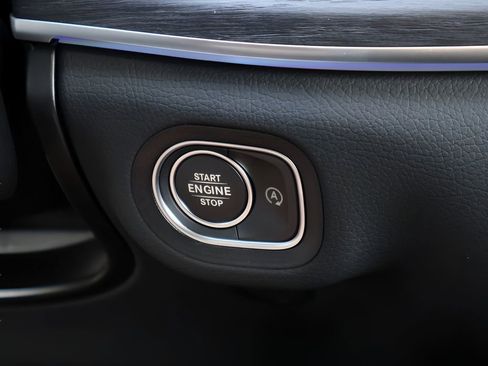 New 2026 Mercedes-Benz GLS 450 4MATIC image 28