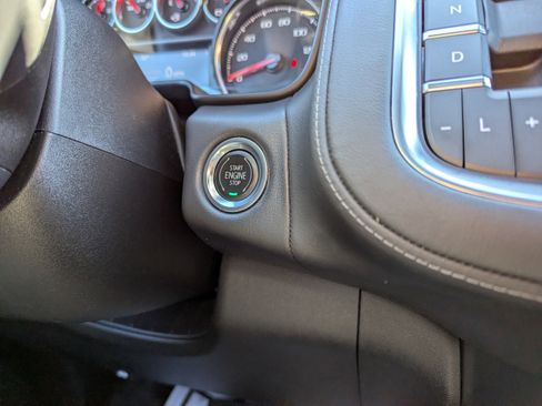 Certified 2021 Chevrolet Tahoe Z71 w/ Z71 Signature Package AWD/4WD image 19