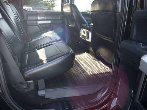 Used 2017 Ford F250 Lariat w/ Lariat Ultimate Package AWD/4WD image 17