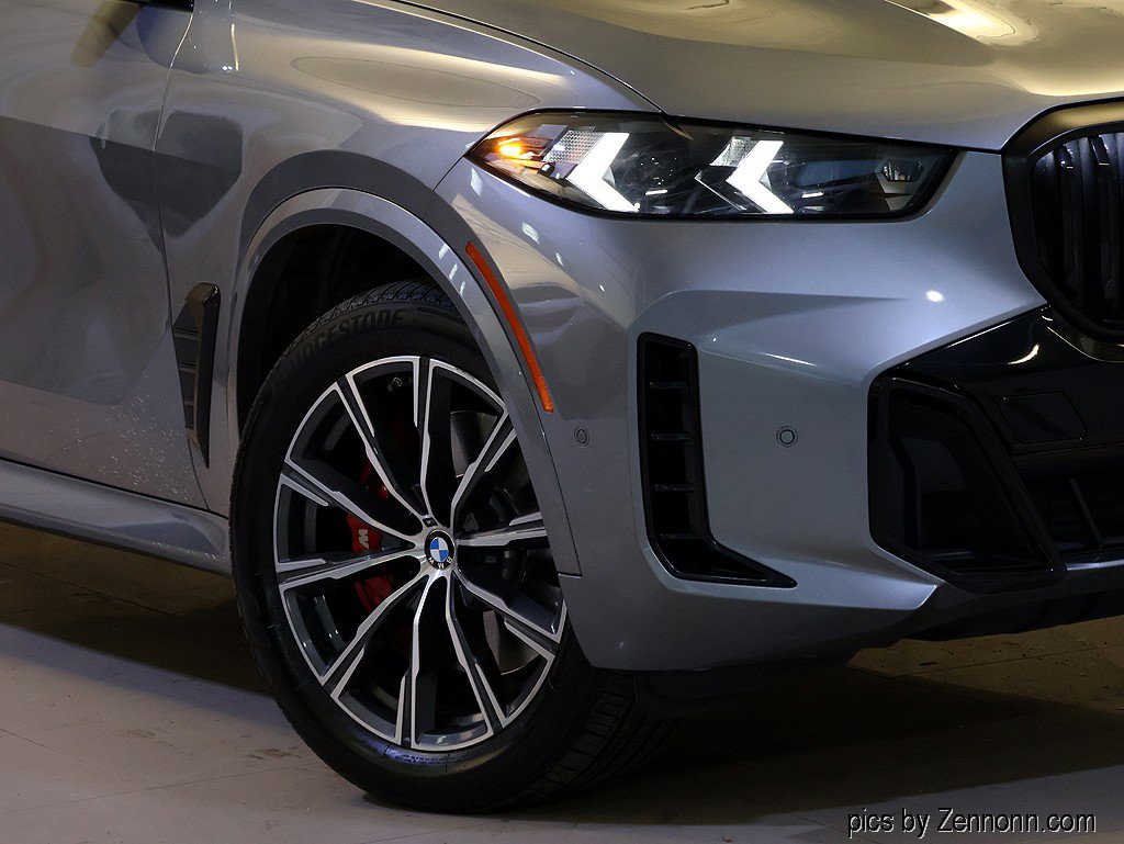 Certified 2024 BMW X5 xDrive40i w/ M Sport Package AWD/4WD image 3