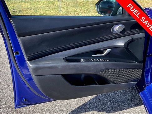Used 2025 Hyundai Elantra SEL FWD image 23