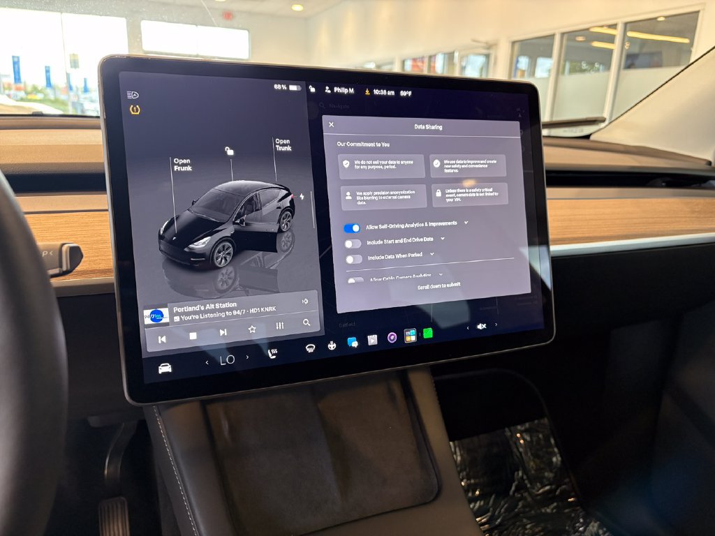 Used 2025 Tesla Model Y Long Range RWD image 19