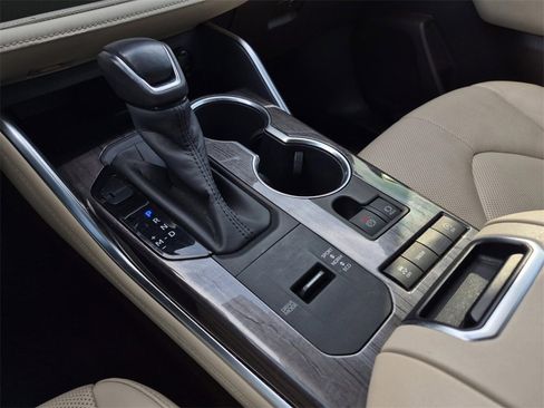 Used 2020 Toyota Highlander Limited image 23