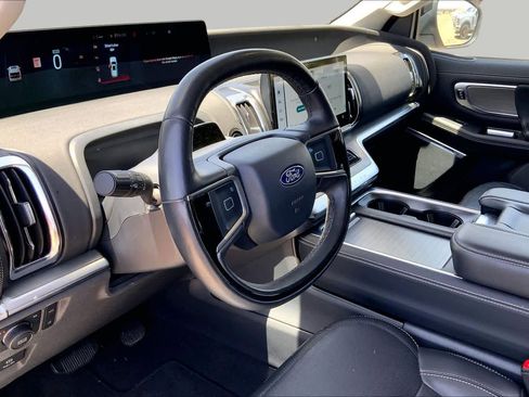 Certified 2025 Ford Expedition Max Platinum AWD/4WD image 18