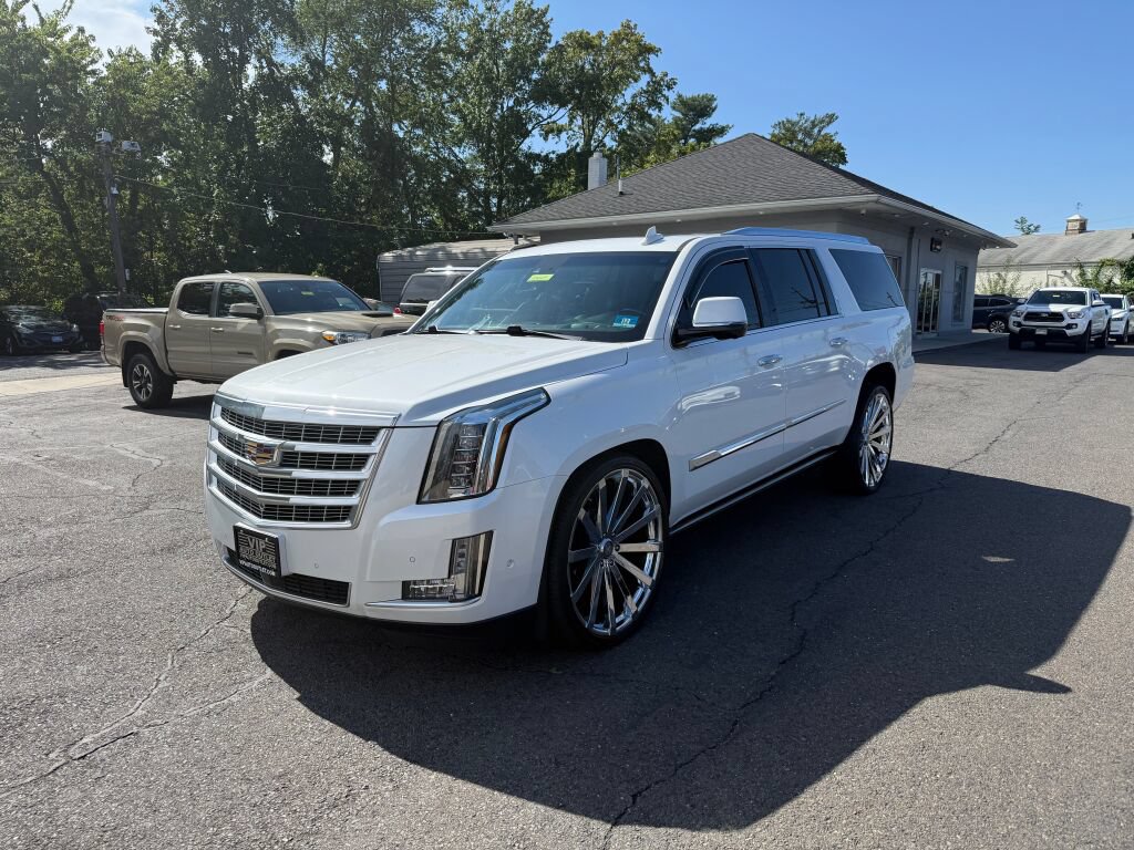 Used 2018 Cadillac Escalade ESV Premium Luxury w/ LPO, Radiant Package AWD/4WD image 3