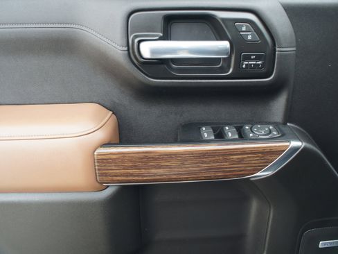 Used 2021 Chevrolet Silverado 1500 High Country image 29