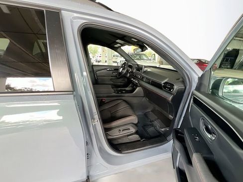 Certified 2025 Honda Pilot Sport image 30