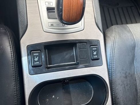 Used 2014 Subaru Outback 2.5i Limited w/ Moonroof Package AWD/4WD image 13