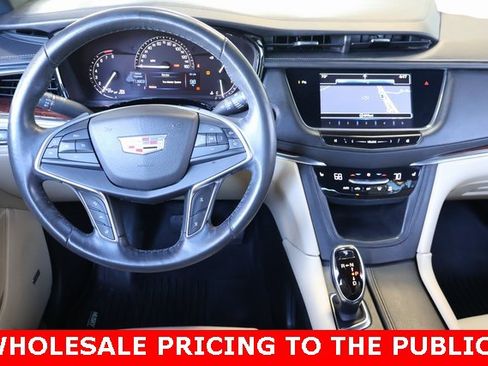Used 2017 Cadillac XT5 Luxury w/ Driver Awareness Package image 15