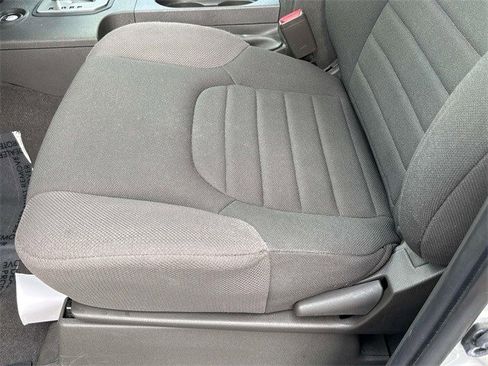 Used 2020 Nissan Frontier S image 16