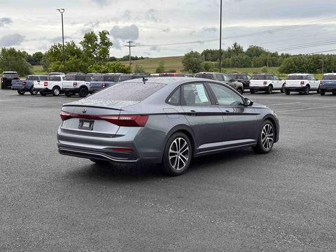Used 2025 Volkswagen Jetta Sport FWD image 5