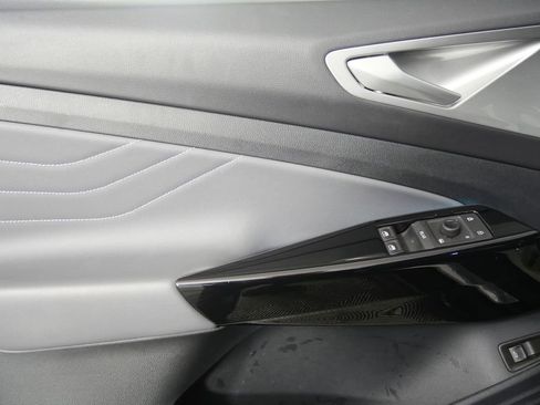Used 2024 Volkswagen ID.4 S image 9