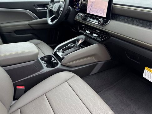 New 2026 Chevrolet Colorado ZR2 w/ Technology Package image 15