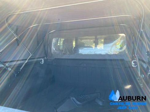 Used 2021 Jeep Gladiator Rubicon AWD/4WD image 11